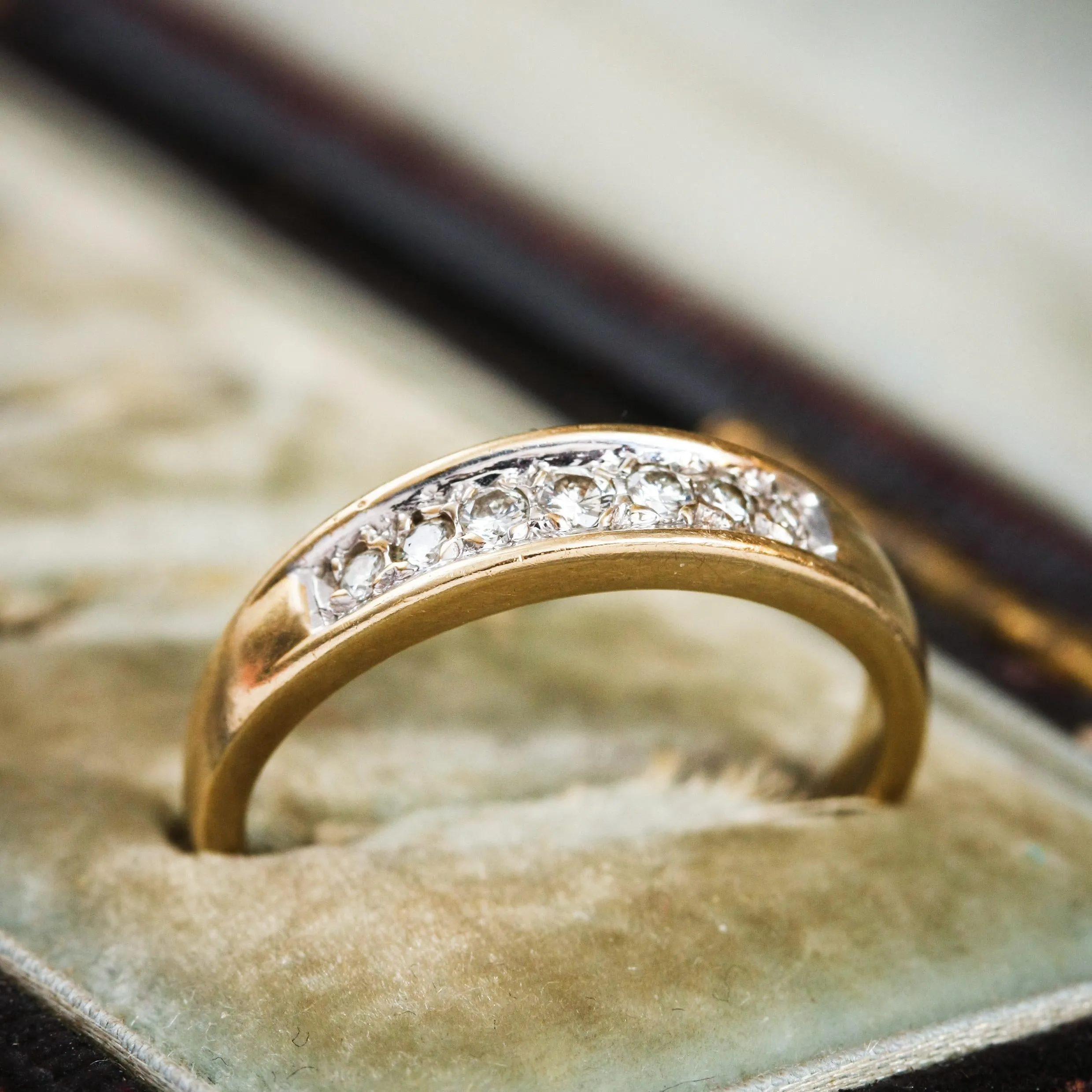 Contemporary Yellow Gold Brilliant-Cut Diamond Band