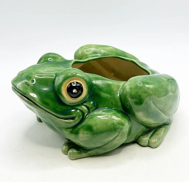 Fun vintage large scale frog planter