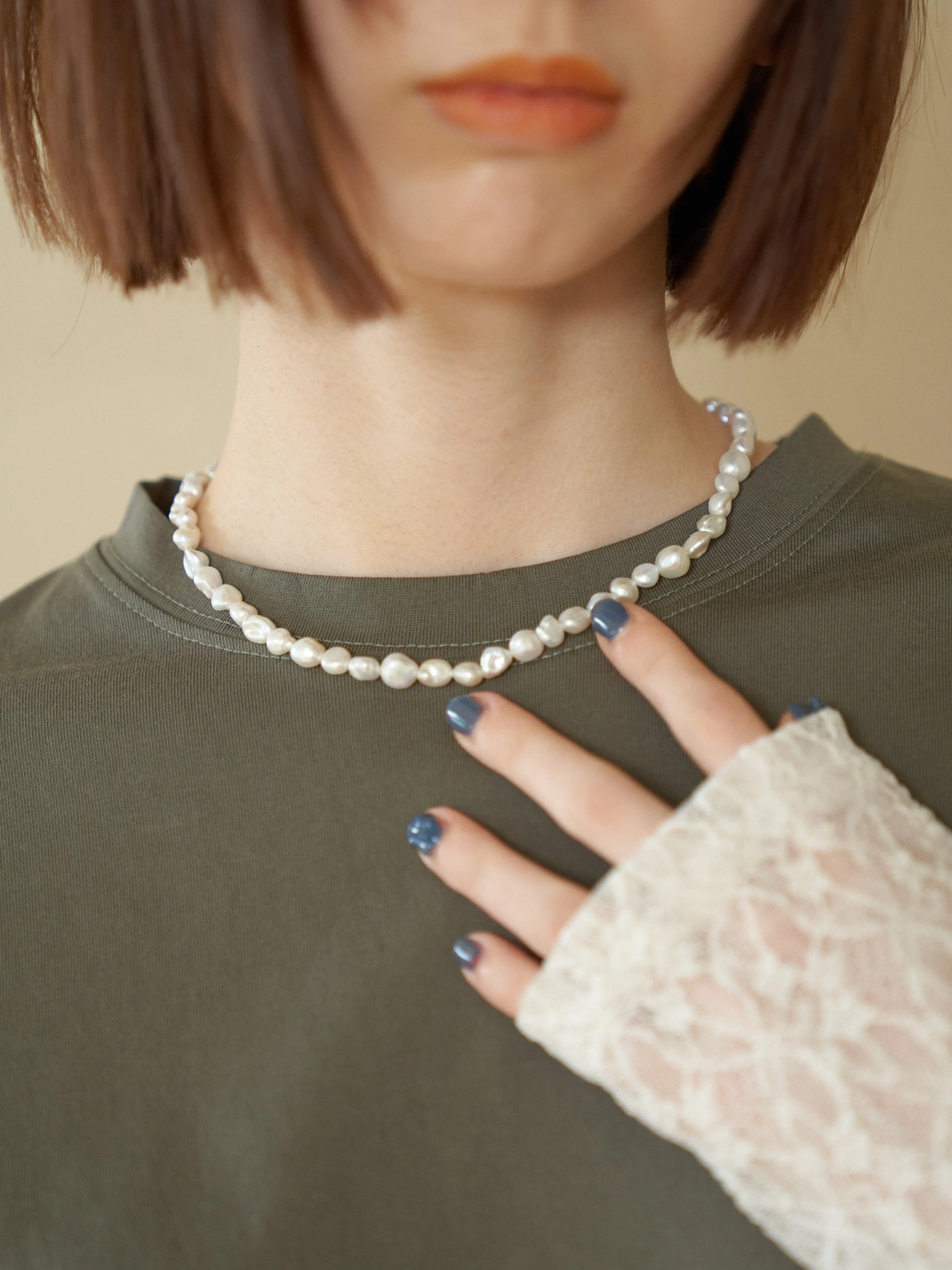 Silky Medium Pearl Necklace